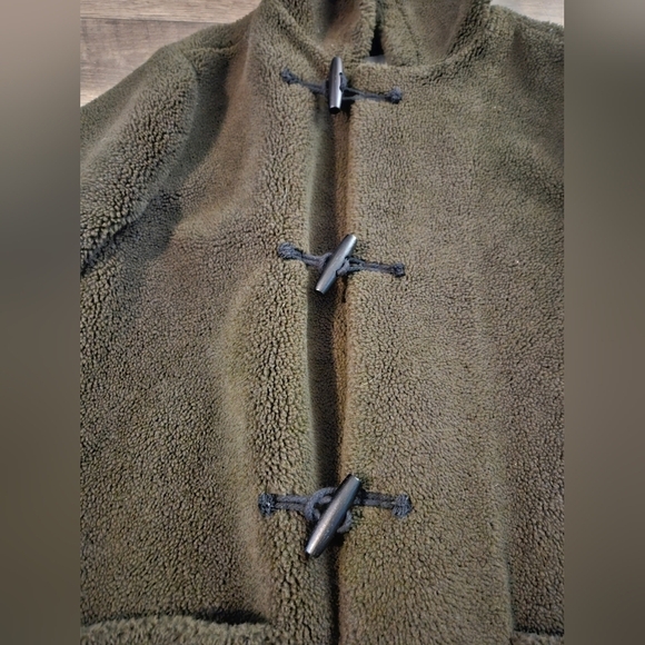VINCE Hooded Sherpa Toggle Coat - Picture 5 of 10